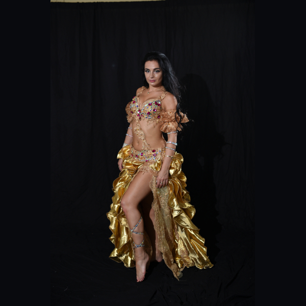 Belly_dance_gold_costumes