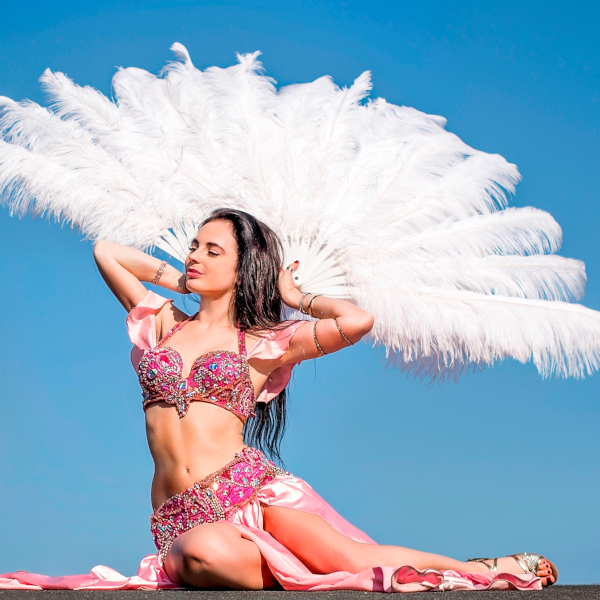 Belly_dance_pink_costume